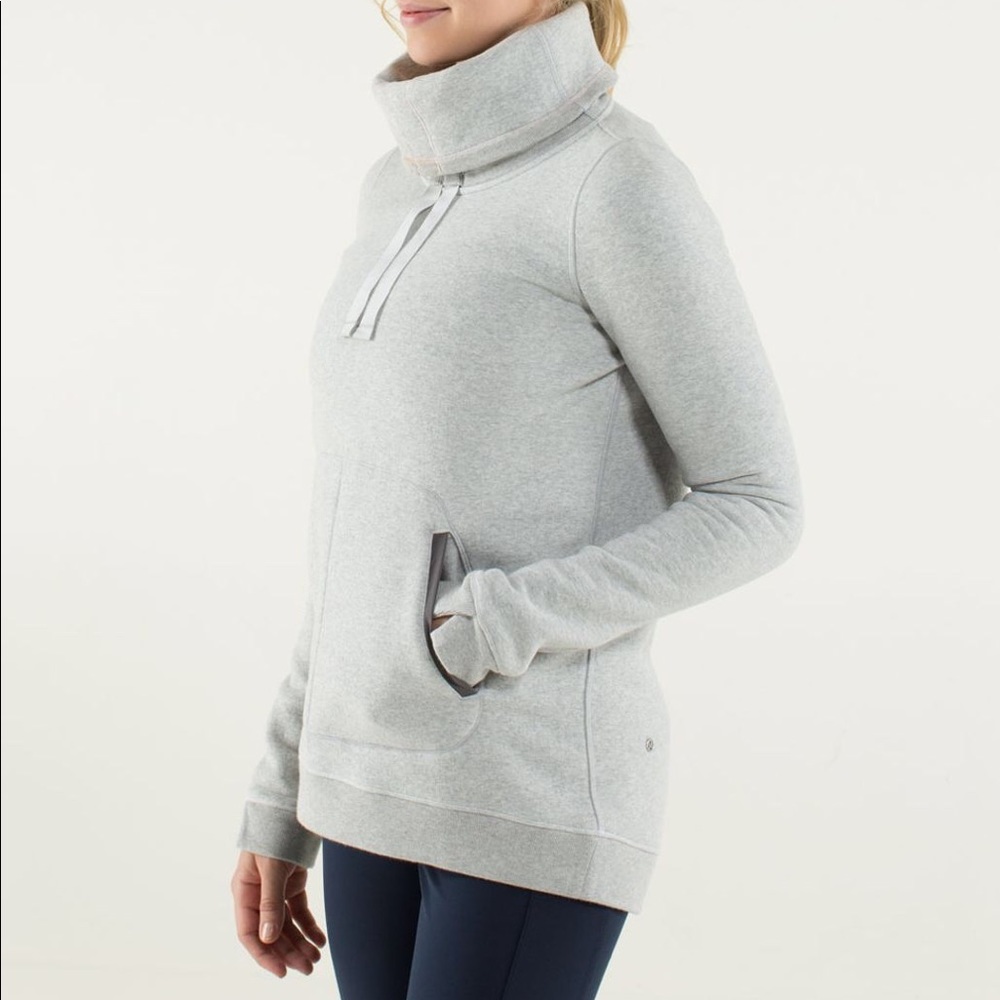 Avenue Pullover